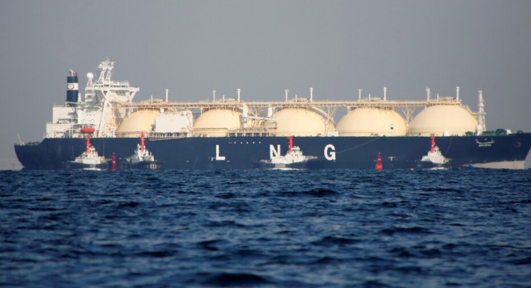 ناقلات الغاز القطري تستأنف مسارها عبر البحر الأحمر